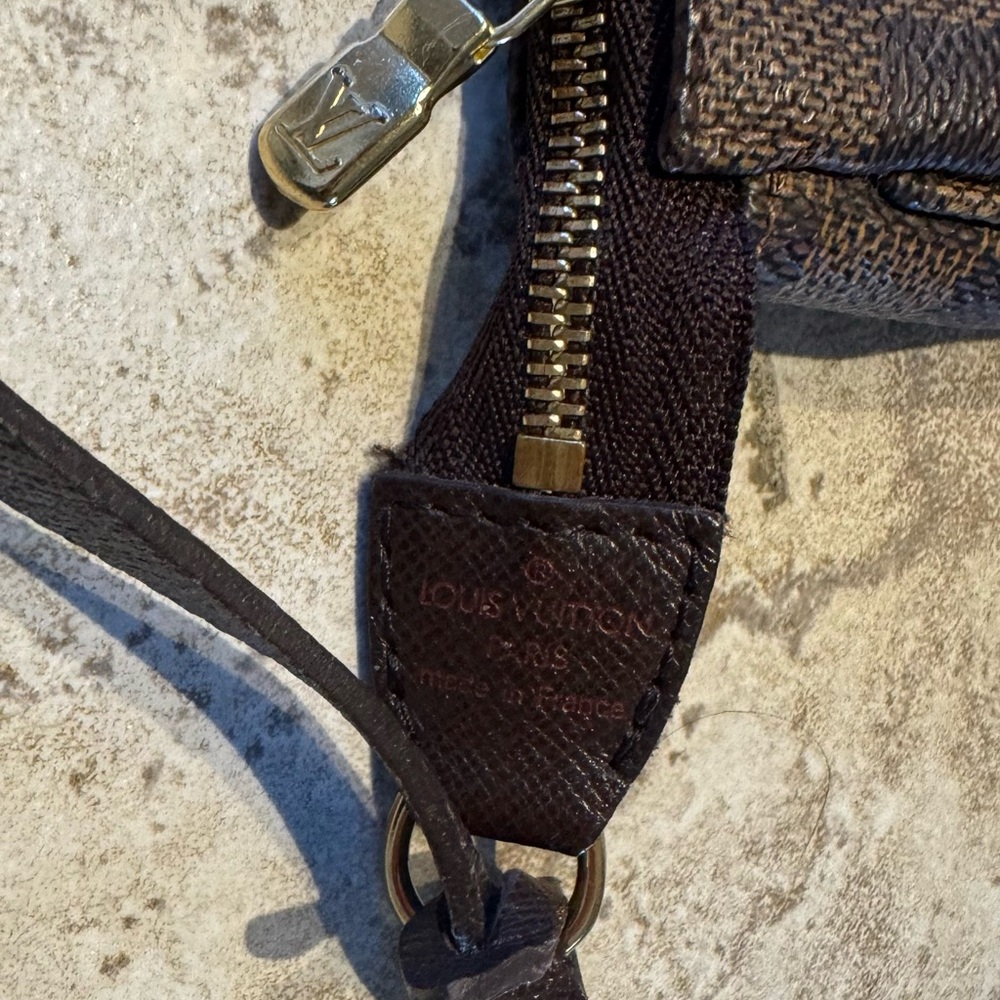 Louis Vuitton Pochette Accessoires - Picture 12 of 13